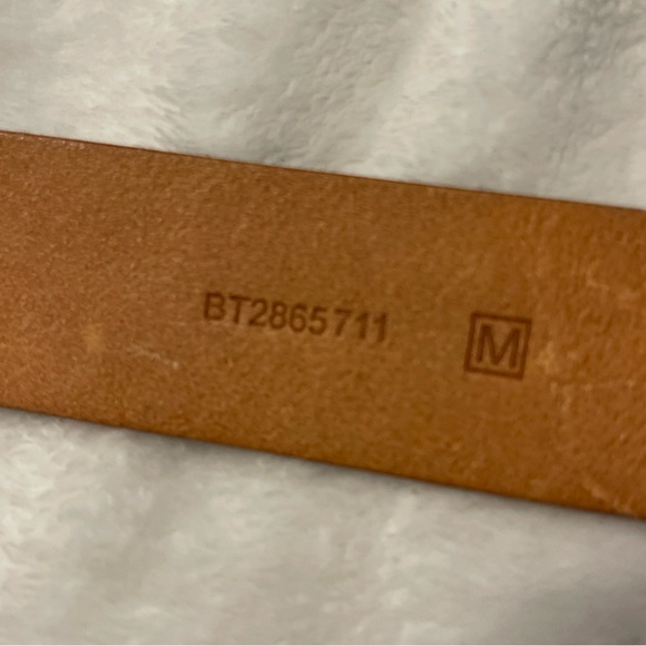 Fossil Women's Leather Rhinestone
Buckle Belt Size M - Picture 6 of 15